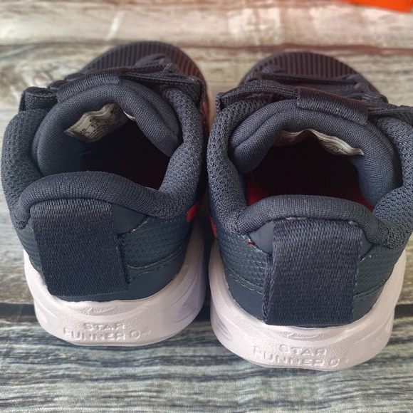 Nike Star Runner 4 NN Toddler Shoes Black/Red Size 6C - Picture 4 of 11